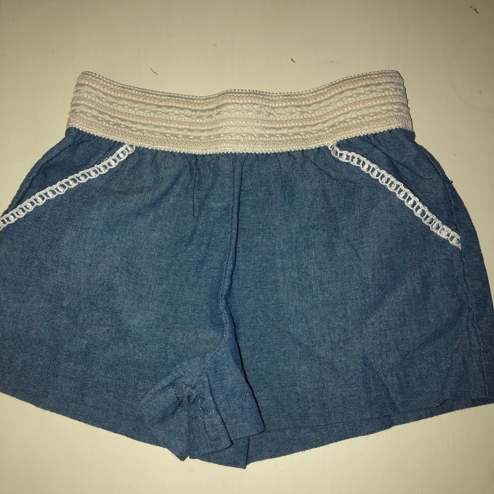 cloth shorts size 7/8 pockets in front stretchy